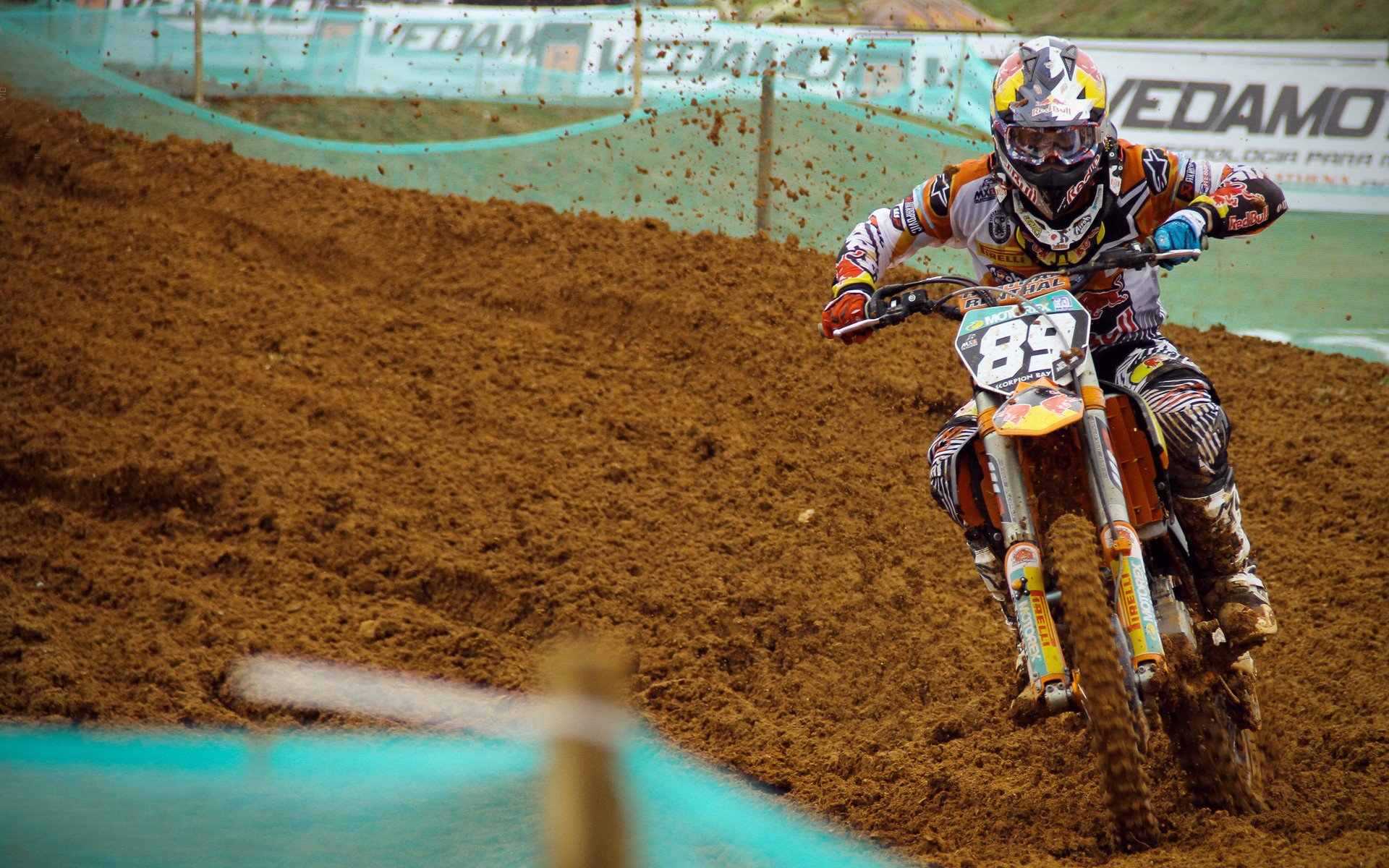 纳达尔重返赛场引爆球场：防守出色首战状态爆棚，美国观众热情高涨