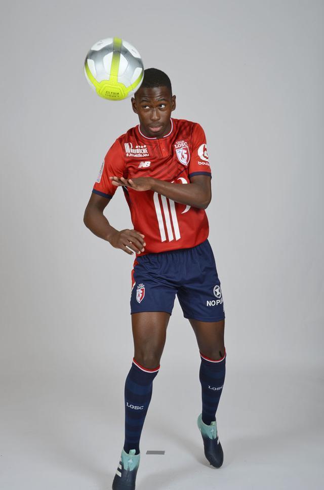 AYX体育官方入口杜兰特新星精彩发挥表现惊艳，巴黎圣日耳曼未来可期！(杜兰特vs法国)